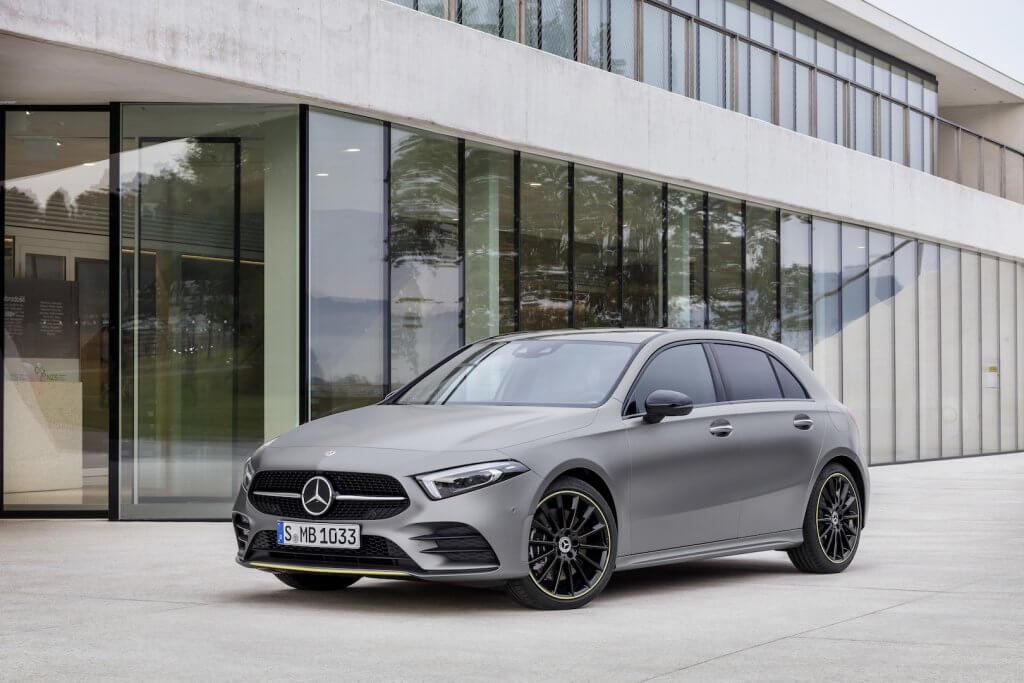 Mercedes-Benz A-Klasse, Edition 1. Exterieur: designo mountaingrau magno  Mercedes-Benz A-Class, Edition1. Exterior: designo mountain grey magno