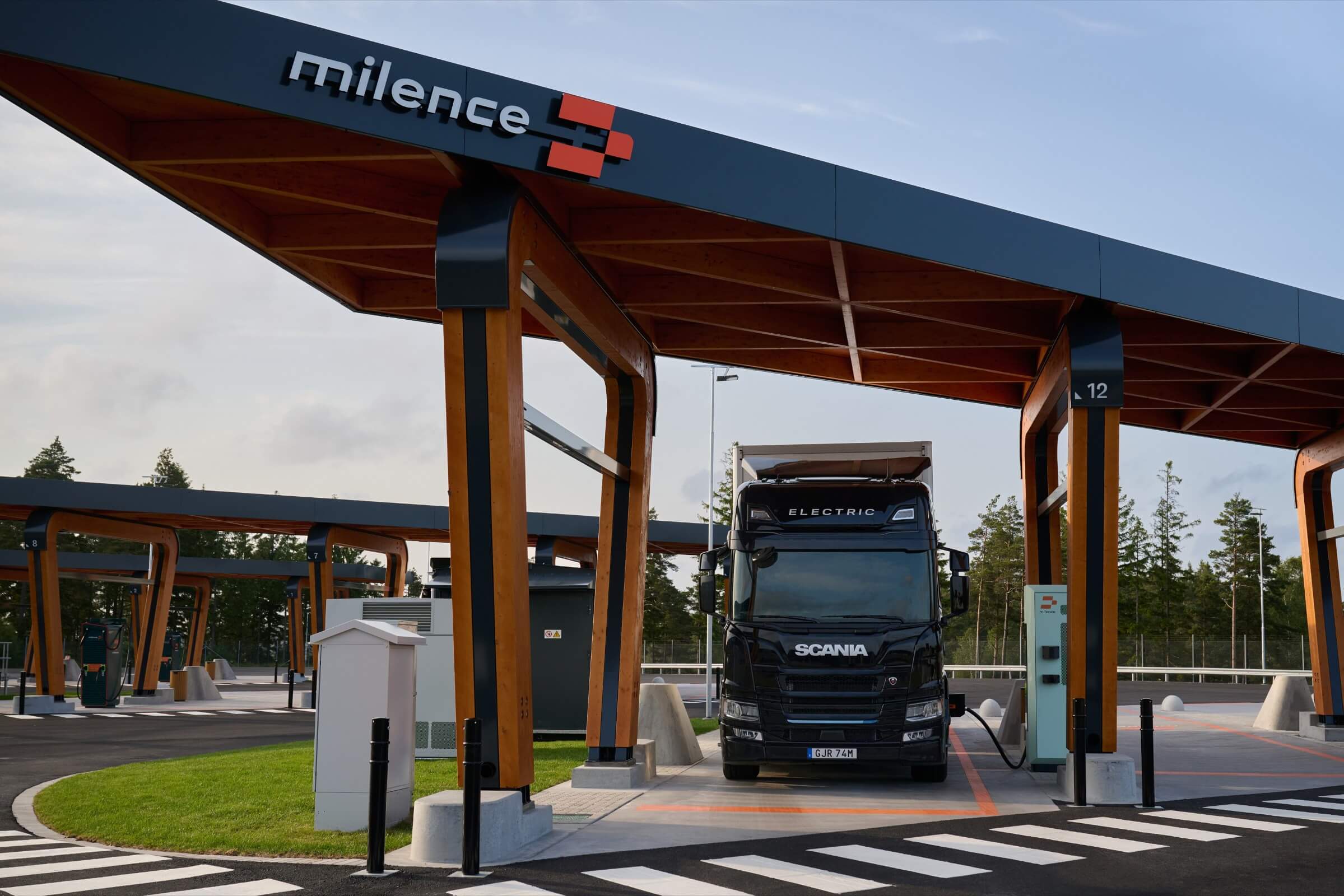 Sunkvežimiams – megavatų įkrovimo technologija 